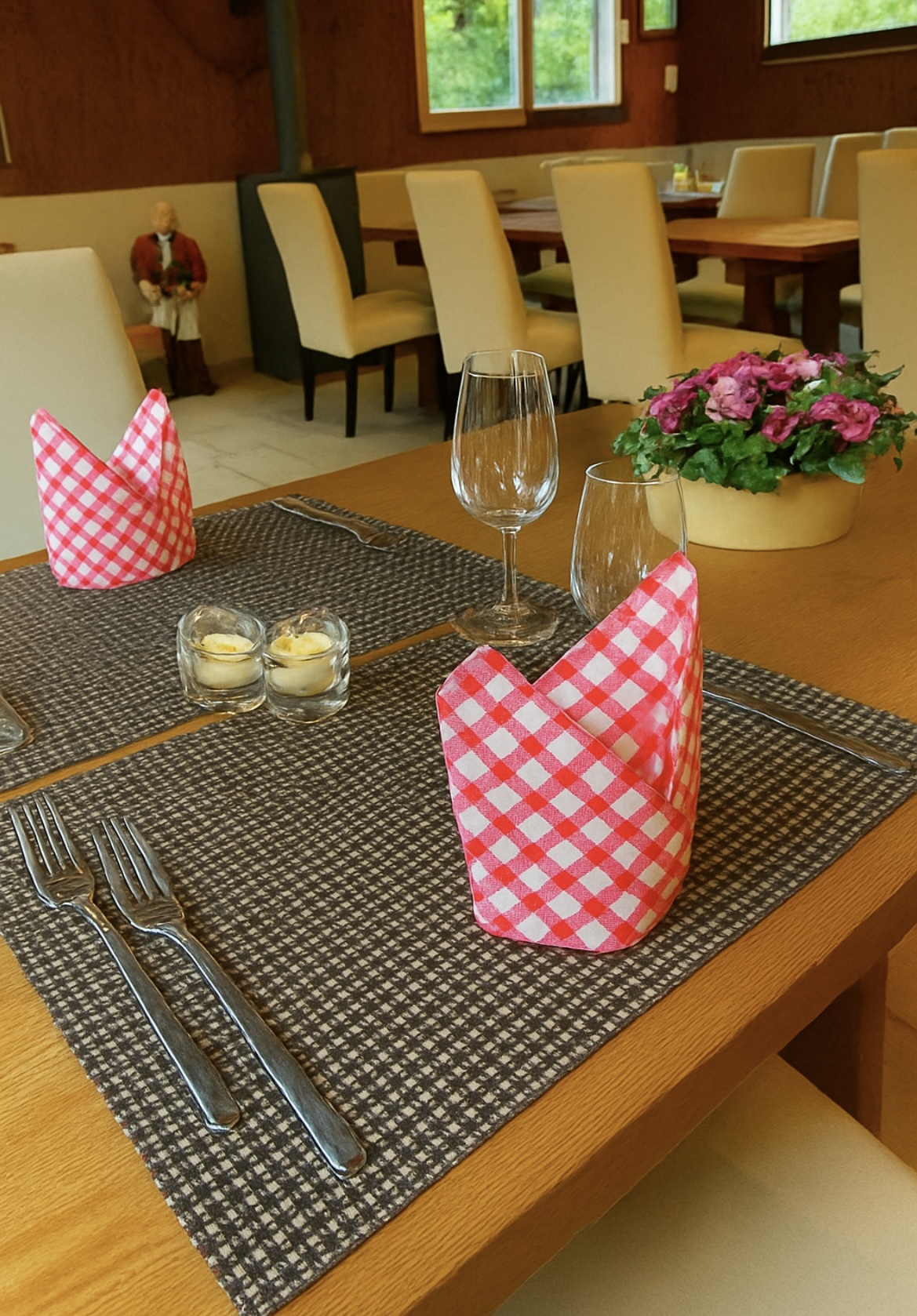 Tisch reservieren im Fischergut Rheinsulz