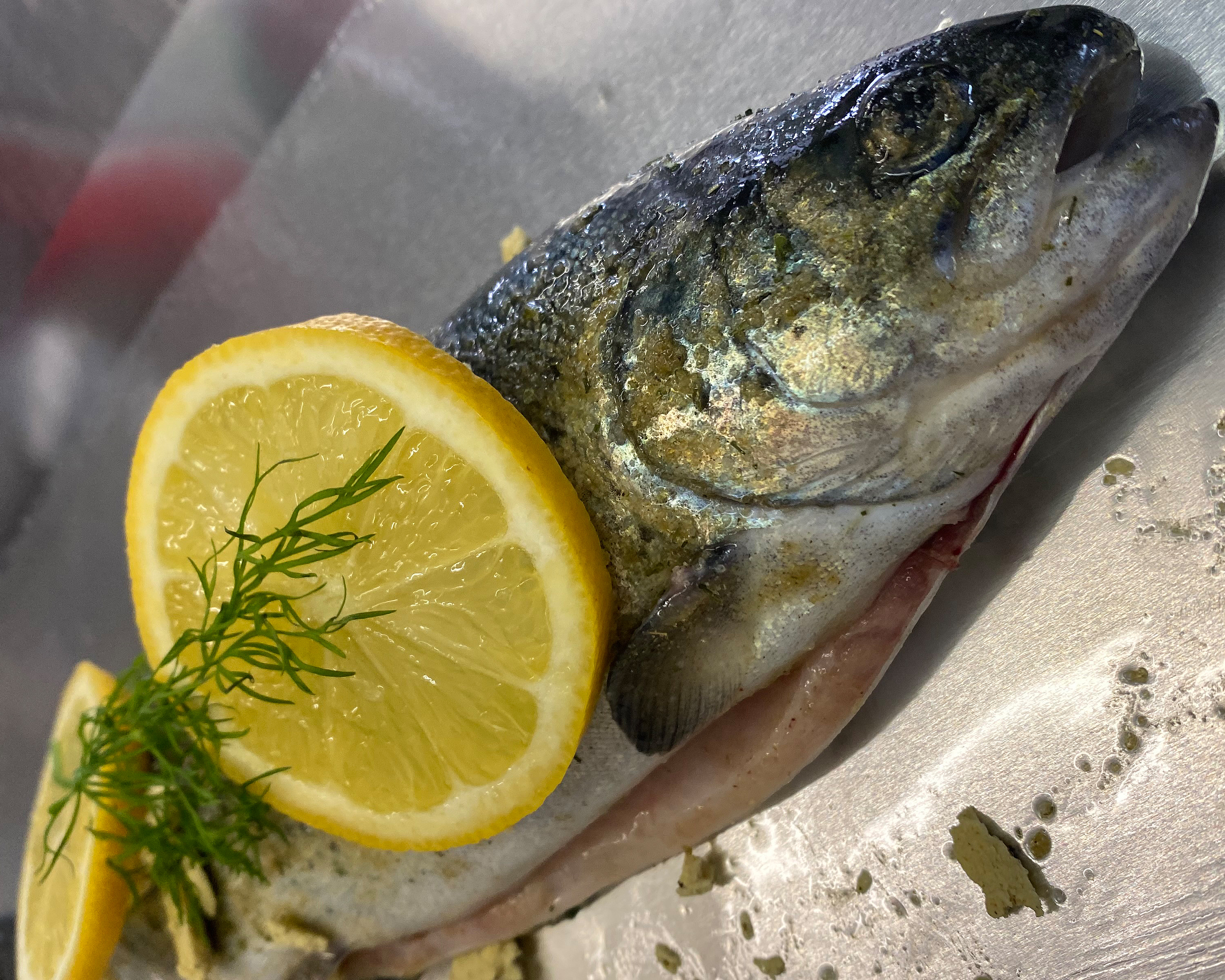 Forelle herzhaft gewürzt in Folie für Grill oder Backofen